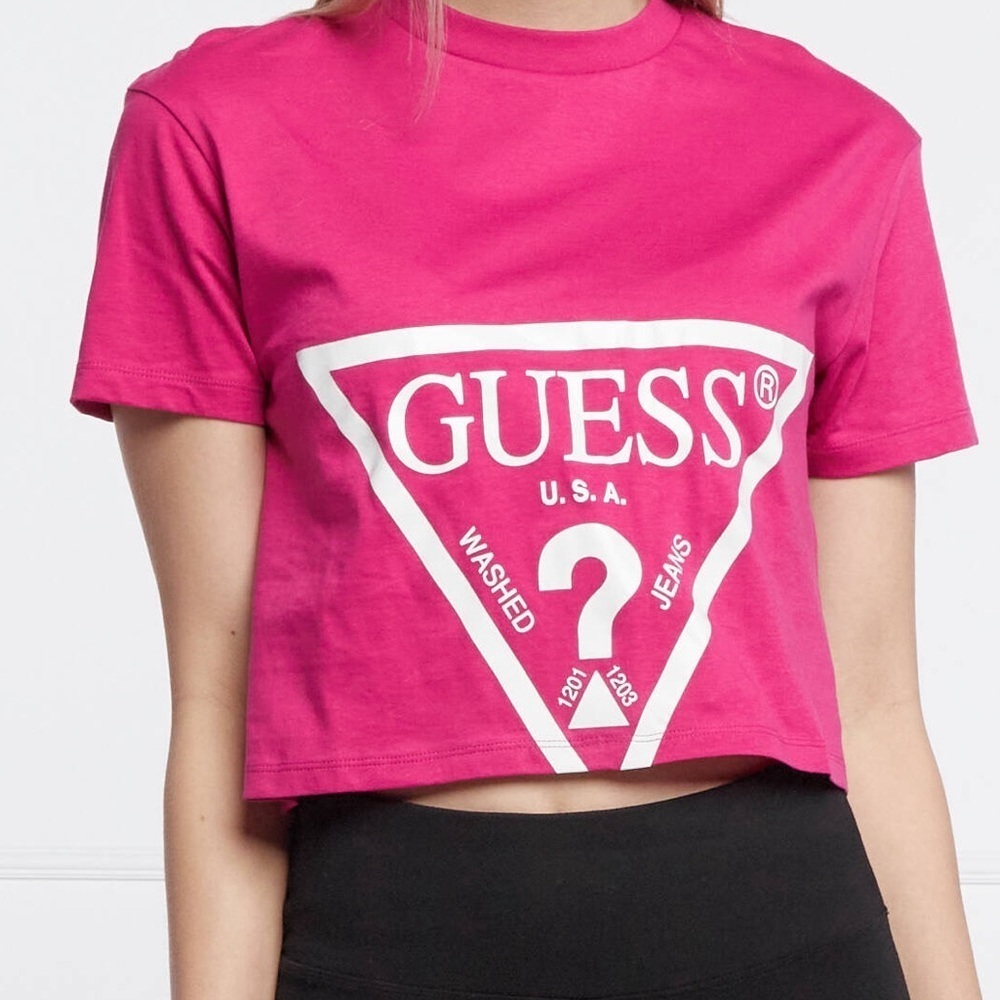 GUESS Women's Active Short Sleeve Oversized Logo Cropped T-Shirt
 Small